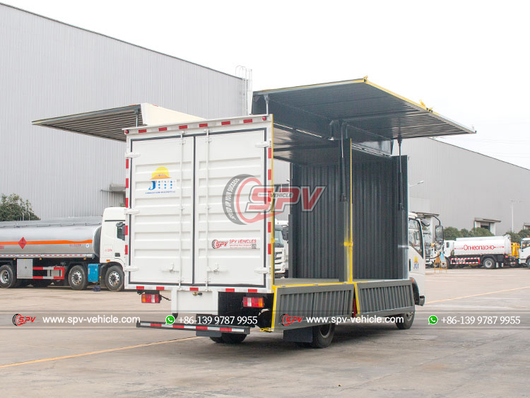 HOWO Light Wing Cargo Truck - Rear Right Side